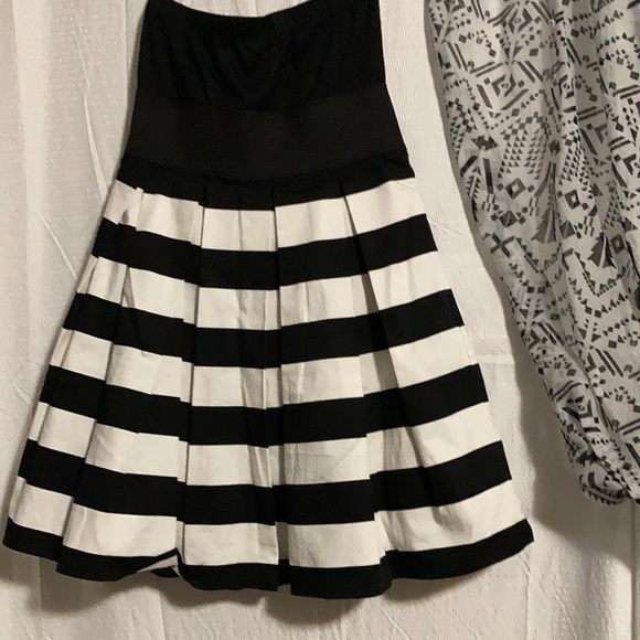 Charlotte Russe - Ladies Black & White Party Dress - Picture 4 of 9
